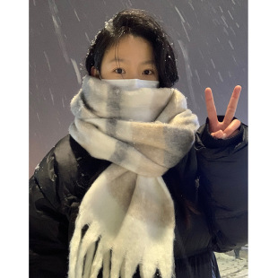 Scarf Women's Winter 2024 New Autumn and Winter Atmosphere Maillard High Sense Korean Versatile Couple Warm Scarf