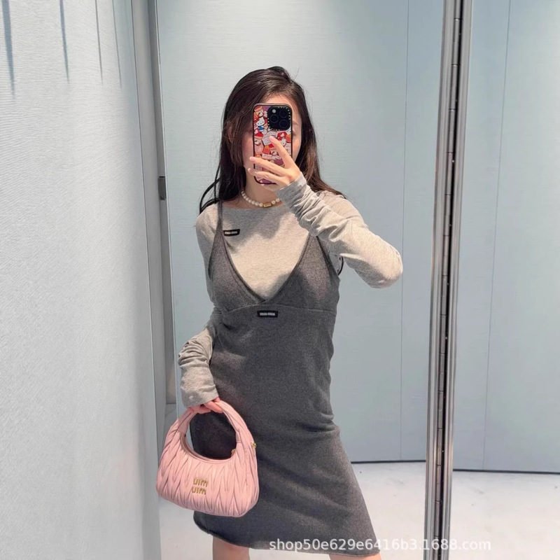 Nanyou Women's Clothing m Brand 25 Autumn/Winter New Vintage Color-Block V-Neck Strap Waist-Cinching Knitted Vest Dress Nanyou Women's Clothing m Brand 25 Autumn/Winter New Vintage Color-Block V-Neck Strap Waist-Cinching Knitted Vest Dress