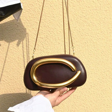 西班牙跨境女包圆盒手抓晚宴迷你小包复古金属提把链子单肩斜挎包