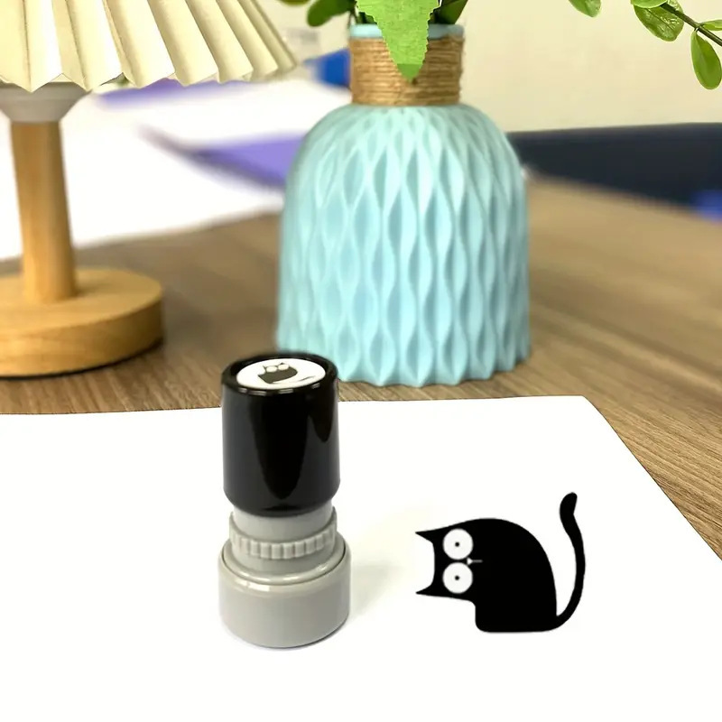 비뚤어진 목 고양이 [검은 조개]