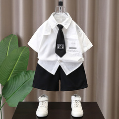 2025 新しいボーイズカレッジスタイル夏服子供クールな半袖シャツ男の子ファッショナブルな夏の薄いスーツ