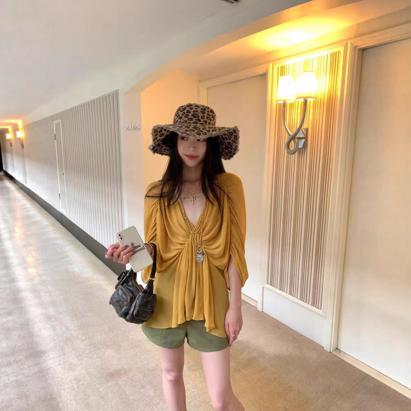 高级感chic别致上衣女夏法式气质超好看独特漂亮掐腰黄色V领衬衫|undefined