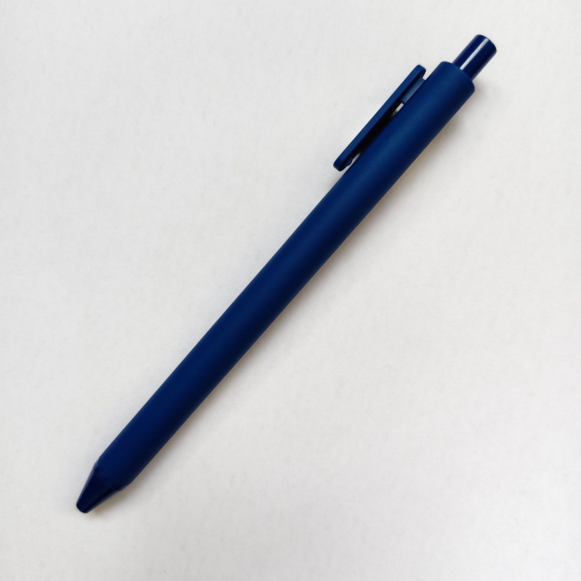 Azul oscuro