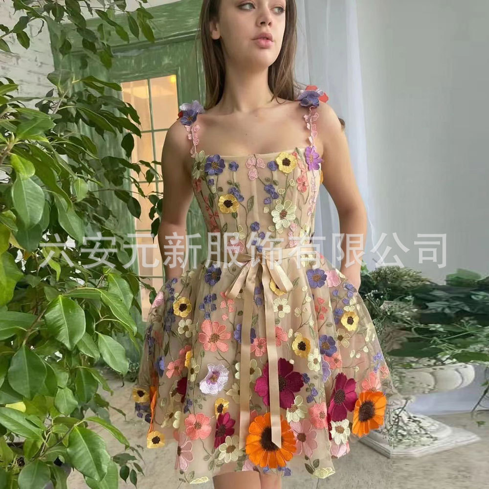 2023 nuevo europeo y americano transfronterizo Amazon colorido pastoral vestido de bola flor noche floral Correa fiesta