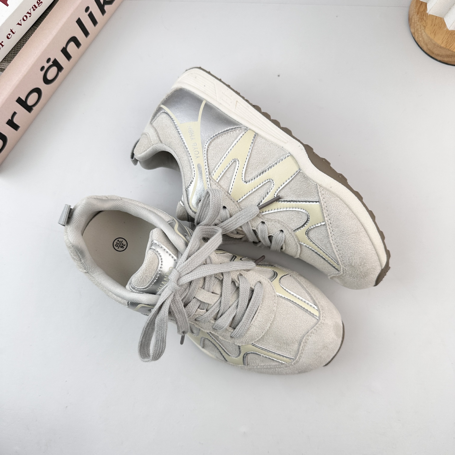 Yuanbo 2025 otoño nuevo estilo de moda casual zapatos de deporte ligero zapatos de carrera transpirables versátiles zapatos de entrenamiento Agand