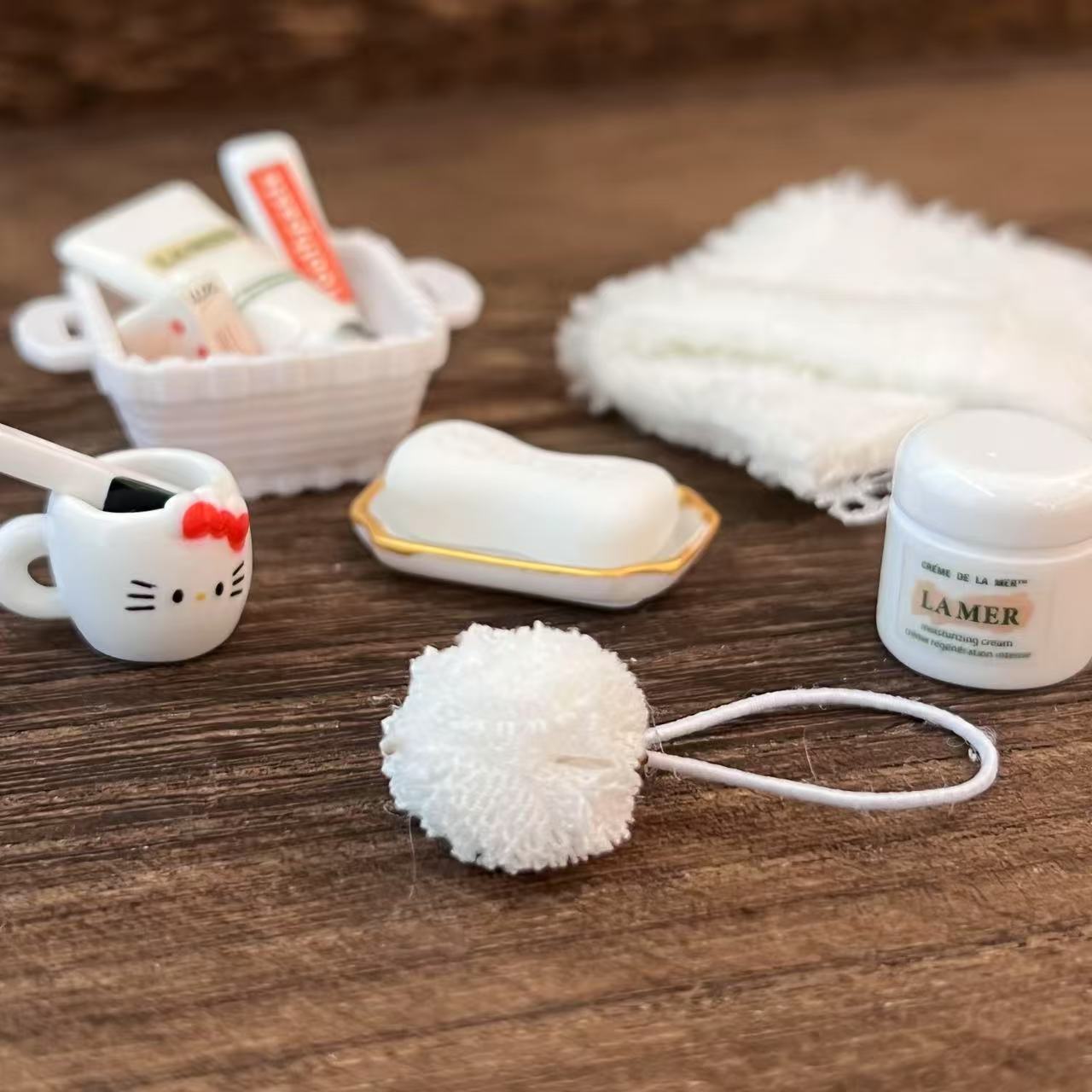 ミニチュアドールハウスミニシミュレーション KT ホワイトウォッシュ化粧品ままごとバスルームおもちゃの装飾品 diy