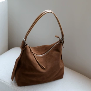 Shoulder bag, matte leather capacious one-shoulder bag, high-quality style