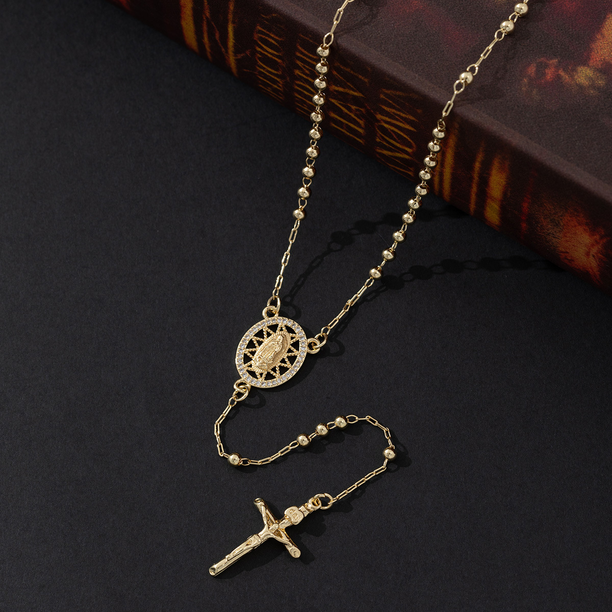 Hot-Selling Amazon Shein Cross-Border E-Commerce Artistic Fashion Gold Pendant Clavicle Chain Necklace Rosary Direct from Manufacturer