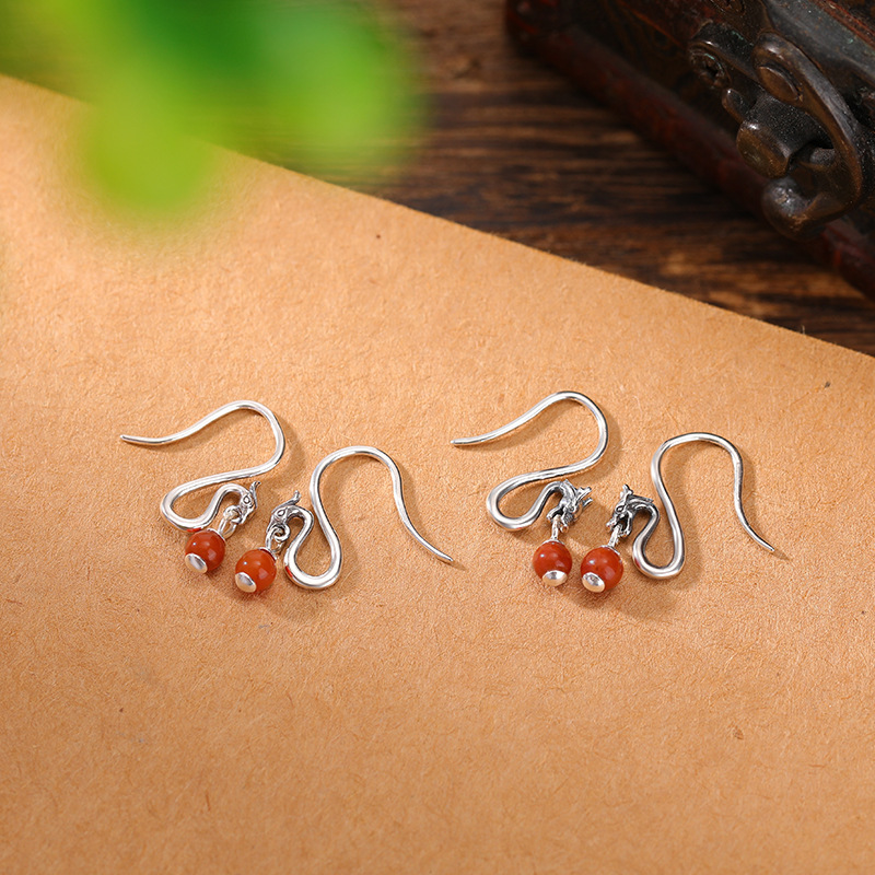 Bông tai móc bạc S925 hạt ngọc trai nước ngọt phong cách cổ điển họa tiết phượng hoàng — Mẫu phượng hoàng đỏ nam