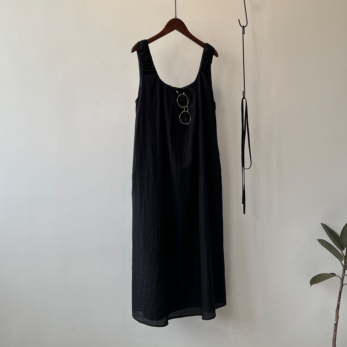 Design Sleeveless Dress Summer Lace up U Neck Backless Mid Length Vest Dress 22 Design Sleeveless Dress Summer Lace up U Neck Backless Mid Length Vest Dress