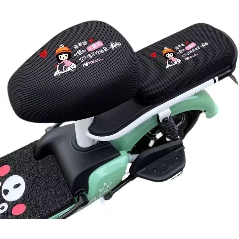 자전거 타는 어린 소녀