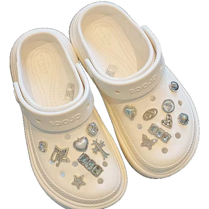 Сапоги Mengfu Galaxy Flowers Croc Shoes DIY Аксессуары Летние маленькие свежие цветы обуви Адаптированы к Zhibi Star Crocs Shoes Цветы обуви
