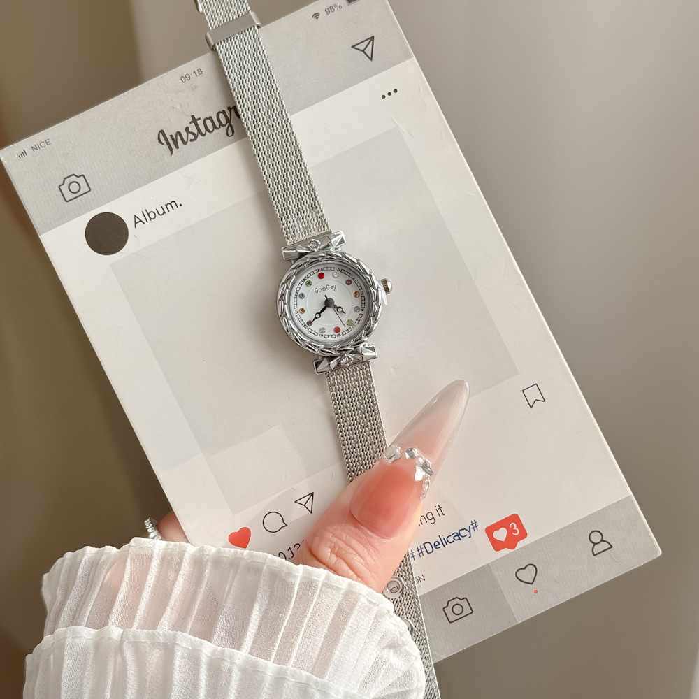Qicaishi Moda Kadın Kol Saati Kadın Model Hasır Kordonlu Yuvarlak Günlük Su Geçirmez Yüksek Estetik Öğrenci Niş Sessiz Retro