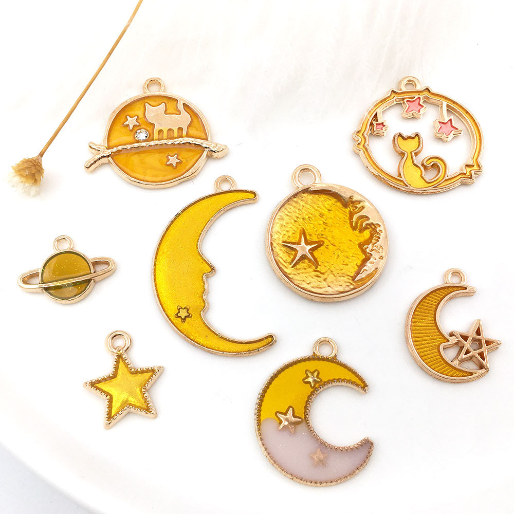 23g Weight Pendant Jewelry Making Type 21 * 25mm, 24*24mm, 24*32mm Jewelry Making Size Rhinestones Inlay Material DIY Jewelry Accessories Classification 1 Set Quantity Alloy Material Star, Moon, Cat Pattern Enamel, Inlay Design Casual, Simple Style Style 1 Set 21 * 25mm 24*24mm 24*32mm Alloy Rhinestones Star Moon Cat Pendant 9