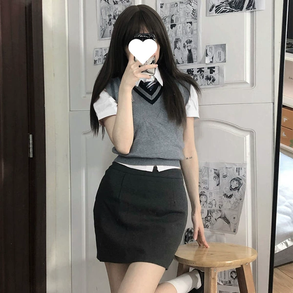 Vest, shirt, tie, hip-accented