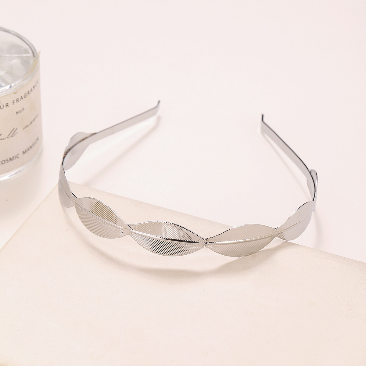 Amazon venta caliente Europa y América toques de cabeza cortes de flores hojas metal perlas aleación de cabello al por mayor toques de cabello