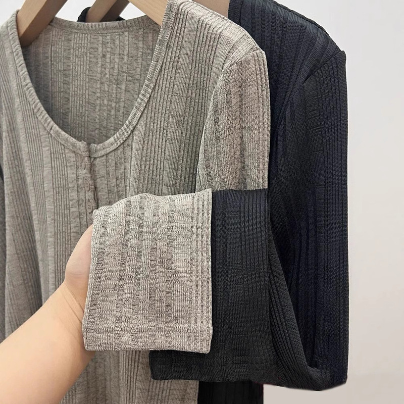 春、秋、冬の女性用のスタイリッシュなスリム長袖Tシャツ、ボタン付きのネックラインのニッチなUネックトップ|undefined