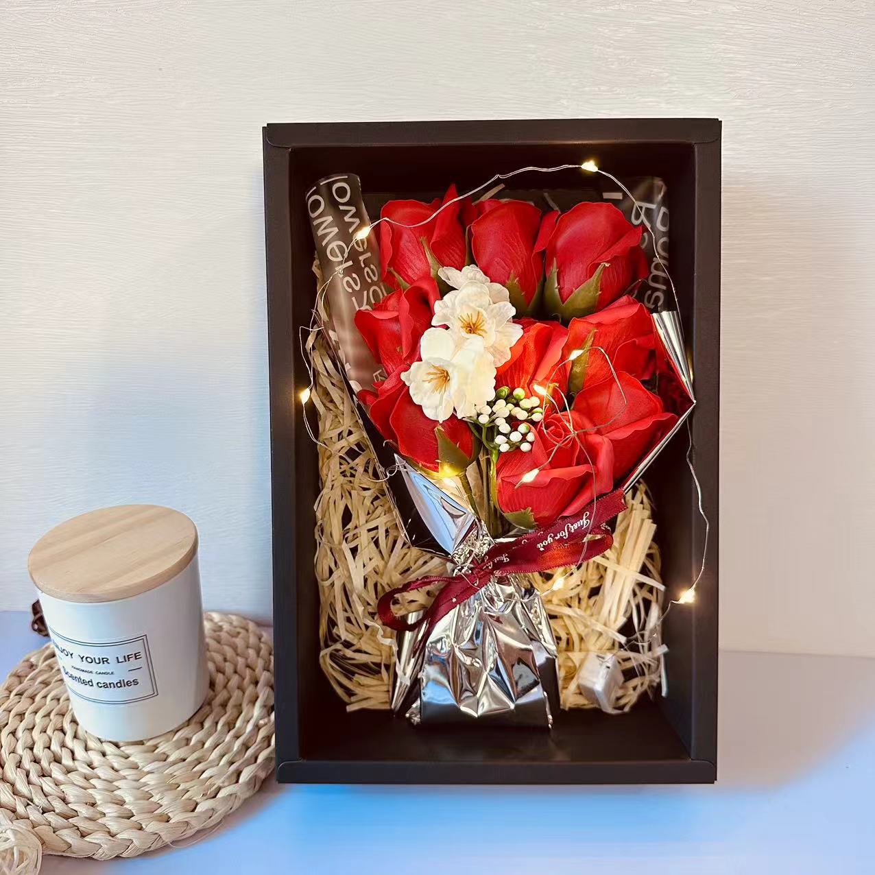 Valentinstag Rosen-Seifenblumen-Mixbox für Freundin zum Geburtstagsgeschenk mit LED-Lichter_voghion.com