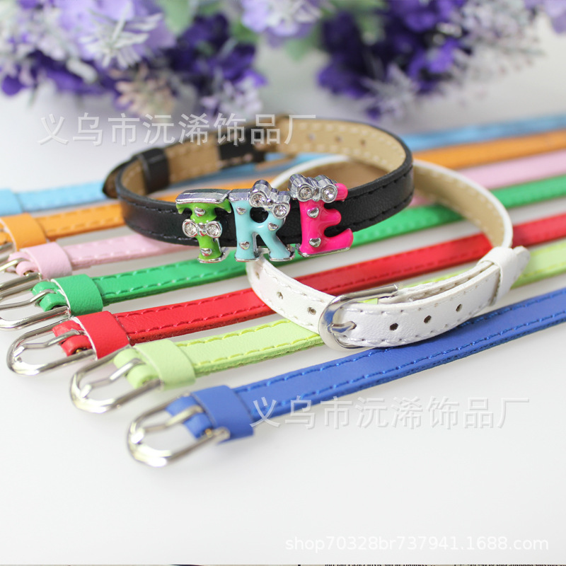 8mm模造革手首バンドpu革手環diy個性的な手帯ブレスレットはアルファベットの油滴アクセサリー部品を着ることができる