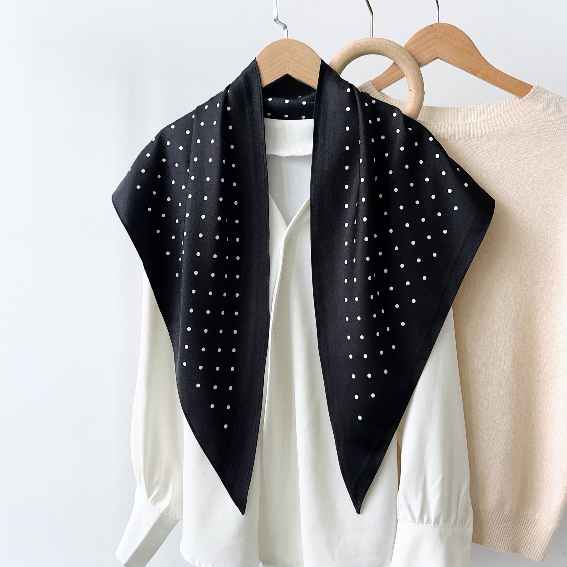 2025 nuevo estilo verano todo-fósforo cintura a juego camisa traje de mezclilla chal seda de sarga toalla triangular de moda fresca