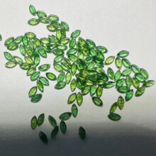 天然绿碧玺马眼1.5*3毫米刻面尖底绿色碧玺首饰配石