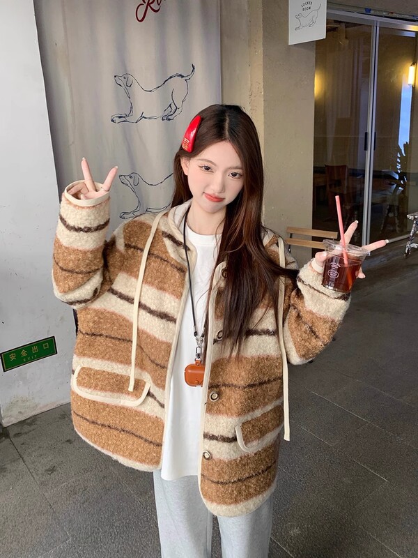 韩版复古条纹连帽卷卷仿羊羔毛毛外套女秋冬松弛毛呢长袖开衫上衣|undefined