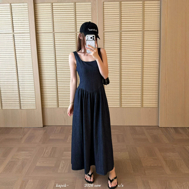 Thirteen Lines【Kapok】Simple and Elegant Waist-Cinching Denim Vest Dress with Large Skirt Hem 26516 Thirteen Lines【Kapok】Simple and Elegant Waist-Cinching Denim Vest Dress with Large Skirt Hem 26516