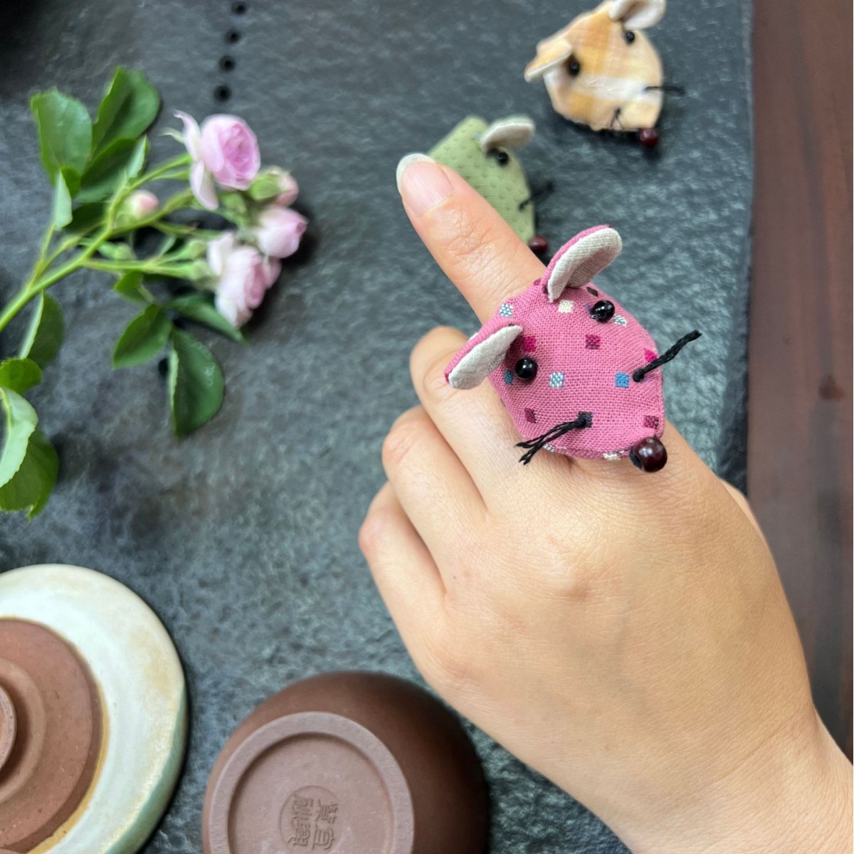 Titular de la aguja de girasol hecho a mano DIY bordado paquete de material de doble uso Lu bordado patchwork broche joyería novato bolsa de costura