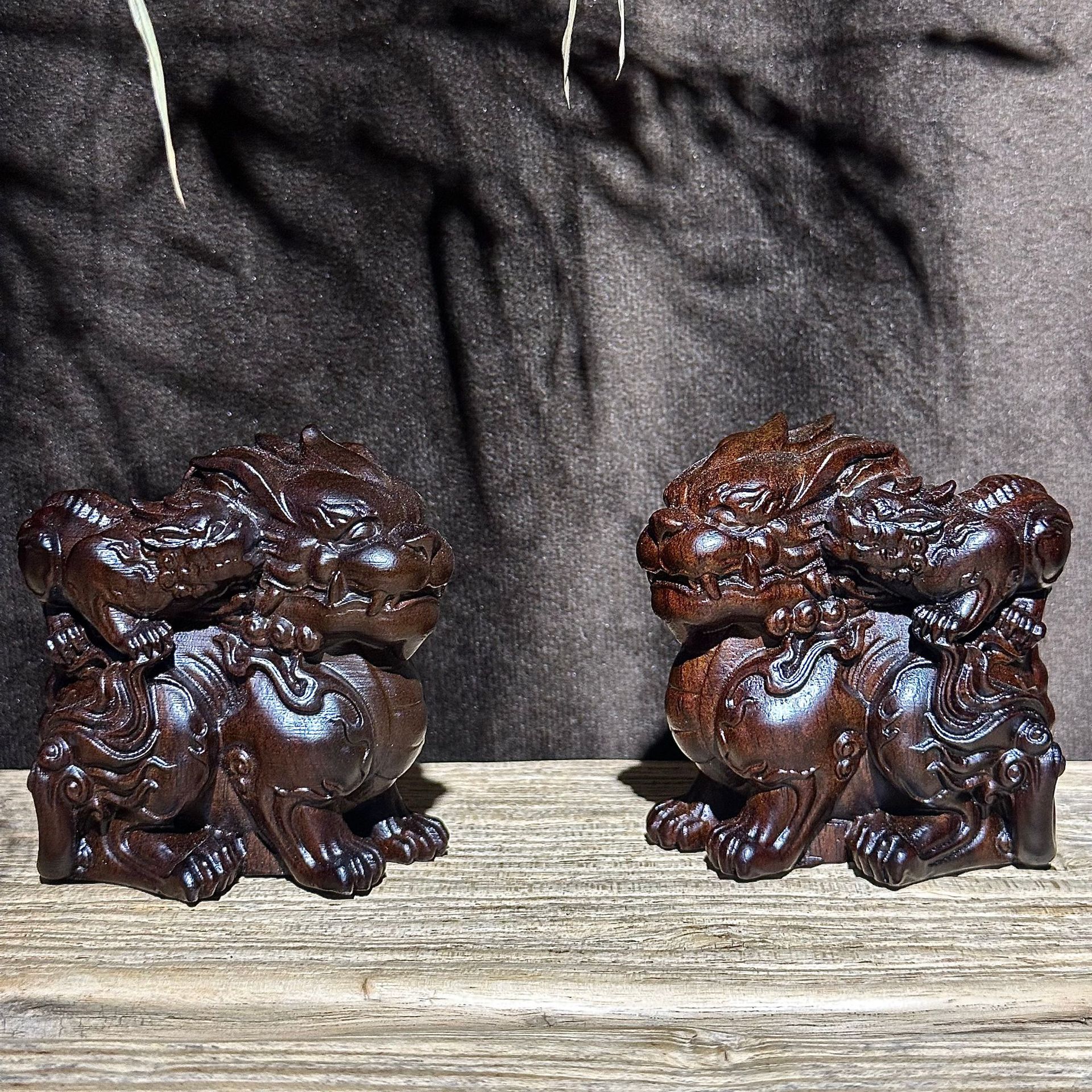 Pair of Ebony Wood Carved Pixiu Ornaments, Wooden Home Entrance Table Decorations, Shop Opening Gift Crafts