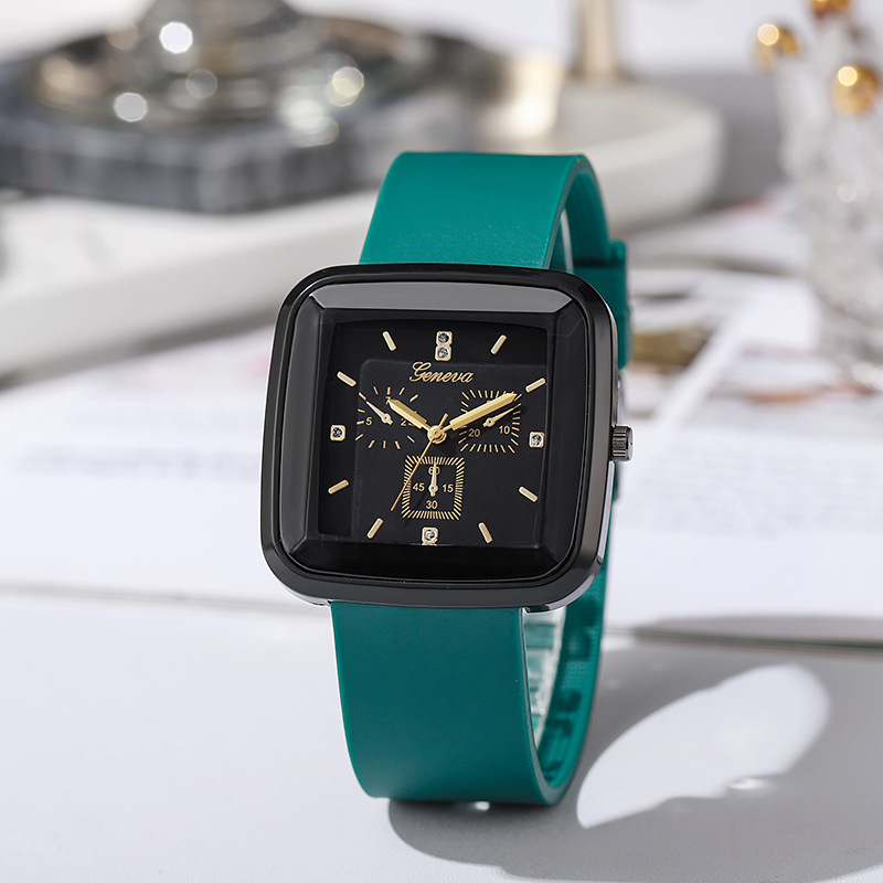 Moda cuadrada otoño e invierno reloj de nicho para estudiantes correa de silicona simple ins reloj de mujer coreana reloj de cuarzo femenino negro