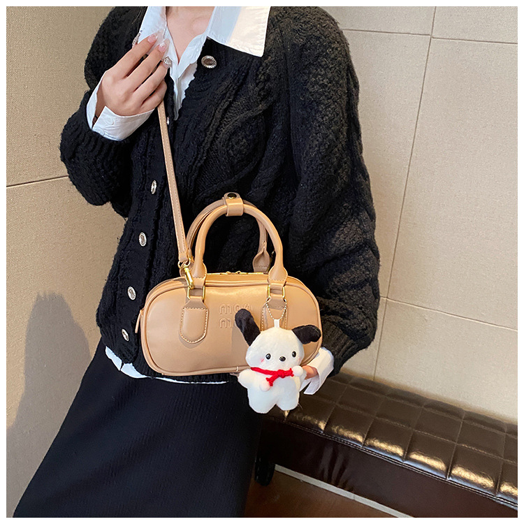 Nuova borsa piccola retrò con design di nicchia, borsa da donna di fascia alta, borsa a tracolla singola con accessori appesi, borsa piccola portatile elegante_voghion.com