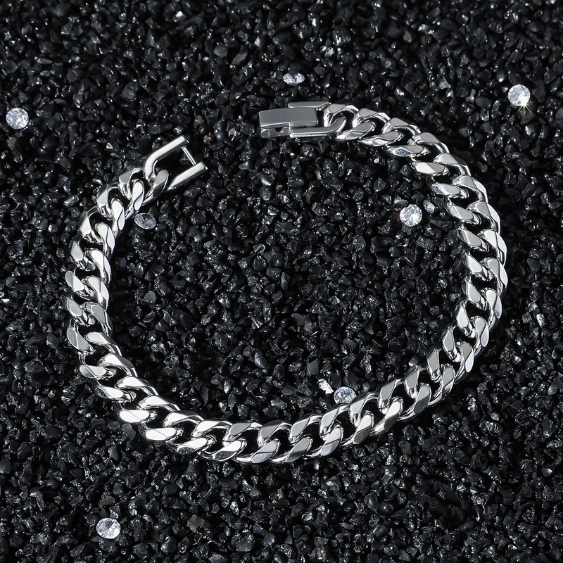 8mm stainless steel six-sided grinding classic niche light luxury cold wind stainless steel chain INS wind bracelet 8mm stainless steel six-sided grinding classic niche light luxury cold wind stainless steel chain INS wind bracelet