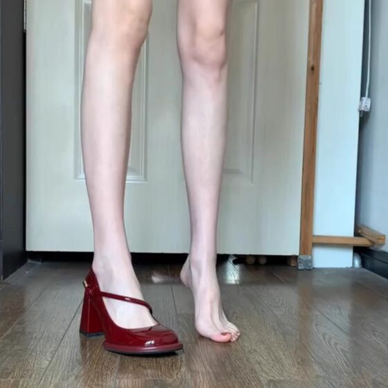 Vintage Mary Jane Shoes Women's 2024 Spring New wine red Patent Leather Round Toe High Heels Thick Heel Shallow Mouth Sweet Single Shoes