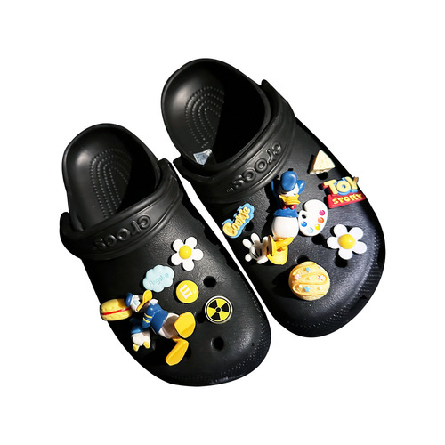 Cartoon three-dimensional duck duck hole shoe accessories shoe flower cross decorative buckle accessories shoe buckle