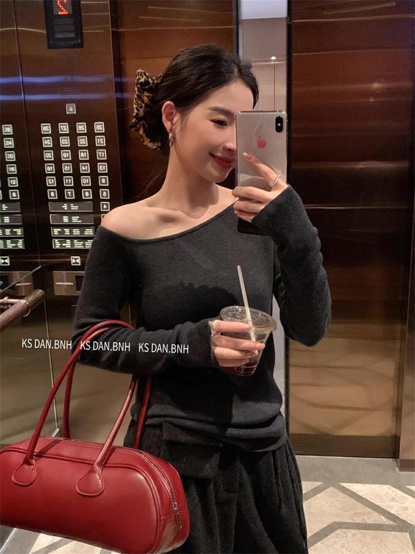 韩系条纹露肩百搭显瘦长袖毛衣女2025秋季新款斜领针织衫打底上衣|undefined
