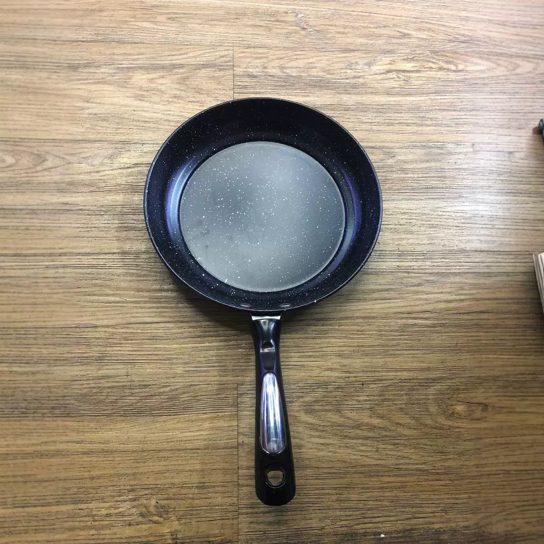 Suministro directo de fábrica sartén de hierro sartén de carne sartén antiadherente rociado de cerámica sartén redonda al por mayor