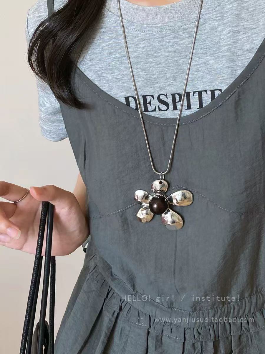67 # Metal large flower necklace