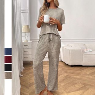 �羳�W��Ů�b2025���R�d��ɫ�ӗl˯�A�I�����Lѝ�Ҿӷ����b