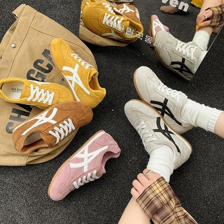 Zapatos de explosión en el estante para vender rojo amarillo gris rosa equilibrio de inyección de zapatos de malla de cuero de ultrafibra para hombres adultos