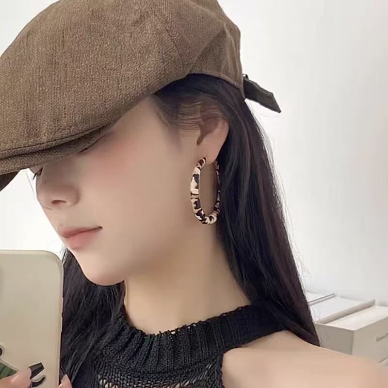 复古豹纹美拉德耳饰皮质耳环2025新款感耳钉独特气质耳圈|undefined