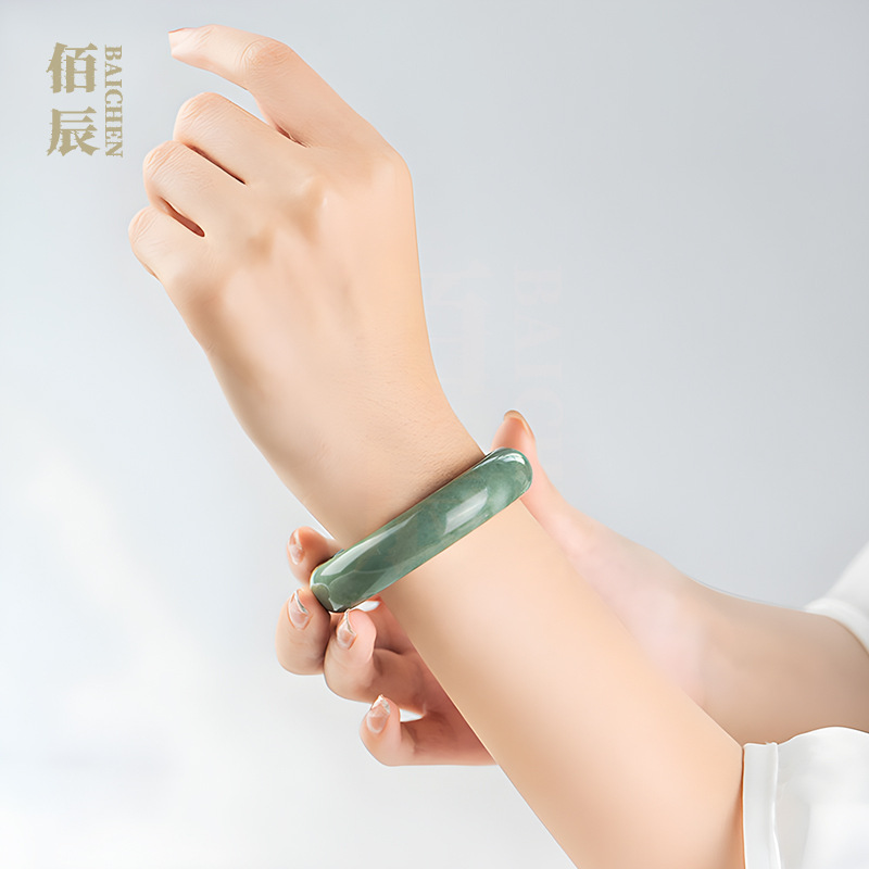 비취 팔찌 제조업체 도매 귀주 에메랄드 컬러 팔찌 여성 비취 팔찌 10 위안 스톨 비취 비취 팔찌 공급