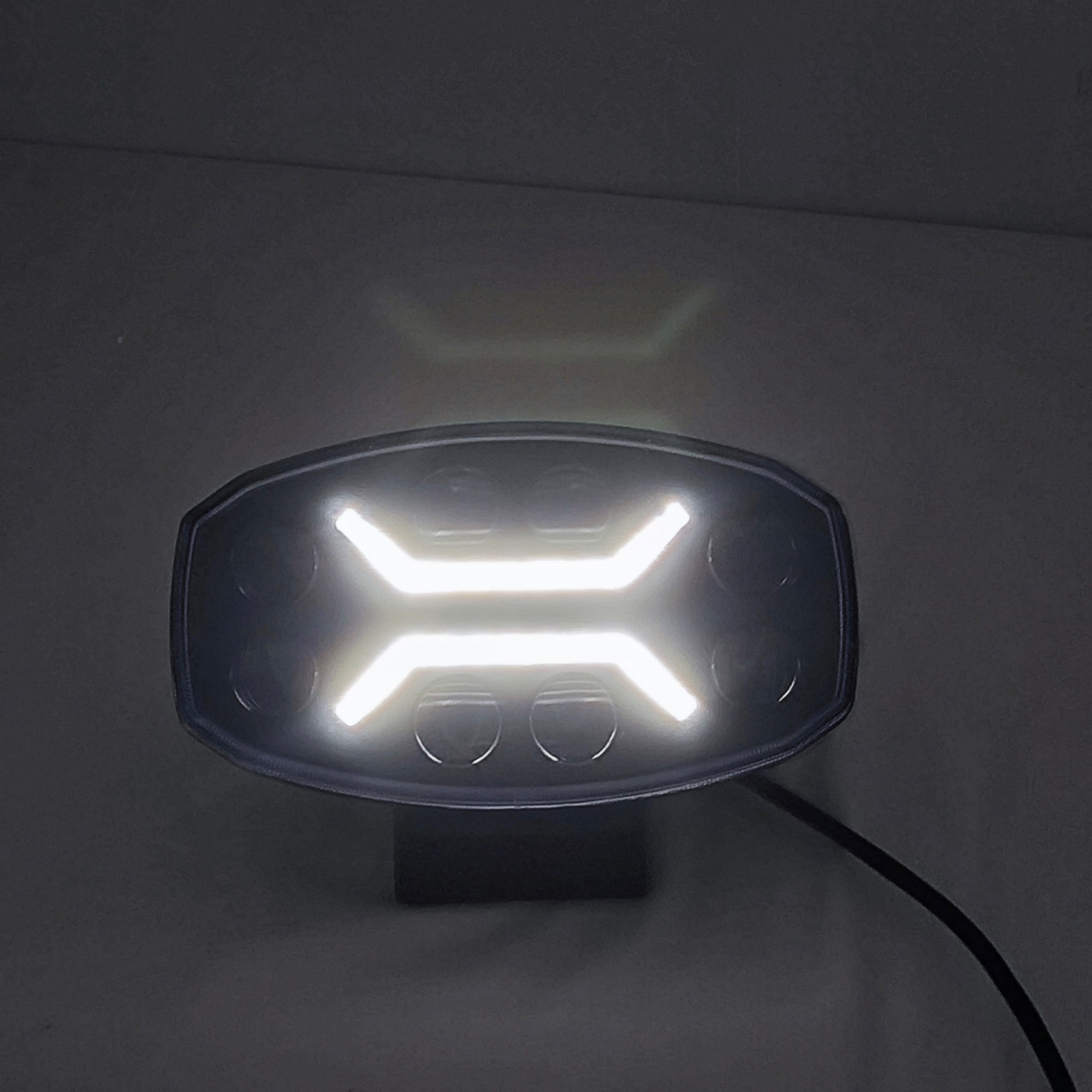 Suministro de alta calidad adecuado para luces de trabajo, luces de perfil, luces de camión europeas, luces de parachoques, luces de automóviles