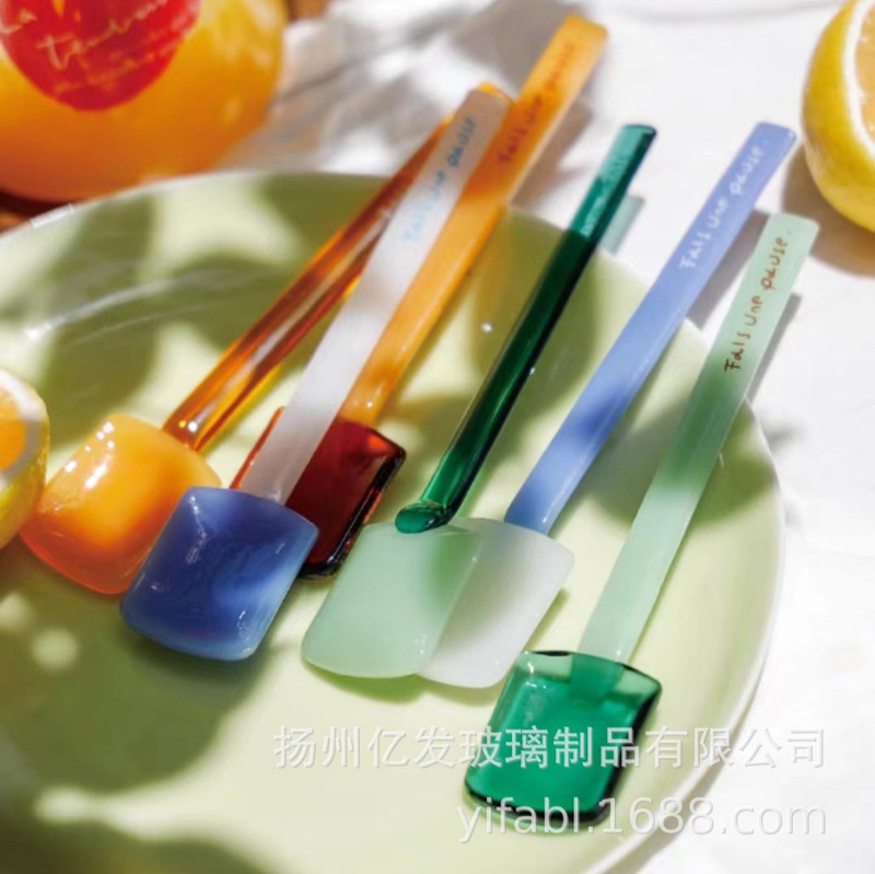 New Candy Color High Borosilicate Glass Spoon Original Pudding Ice Cream Dessert Yogurt Mousse Heat Resistant Spoon New Candy Color High Borosilicate Glass Spoon Original Pudding Ice Cream Dessert Yogurt Mousse Heat Resistant Spoon