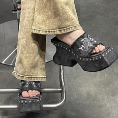 【】涼拖鞋夏季外穿厚底一字拖刺繡千禧辣妹復古松糕高跟拖鞋