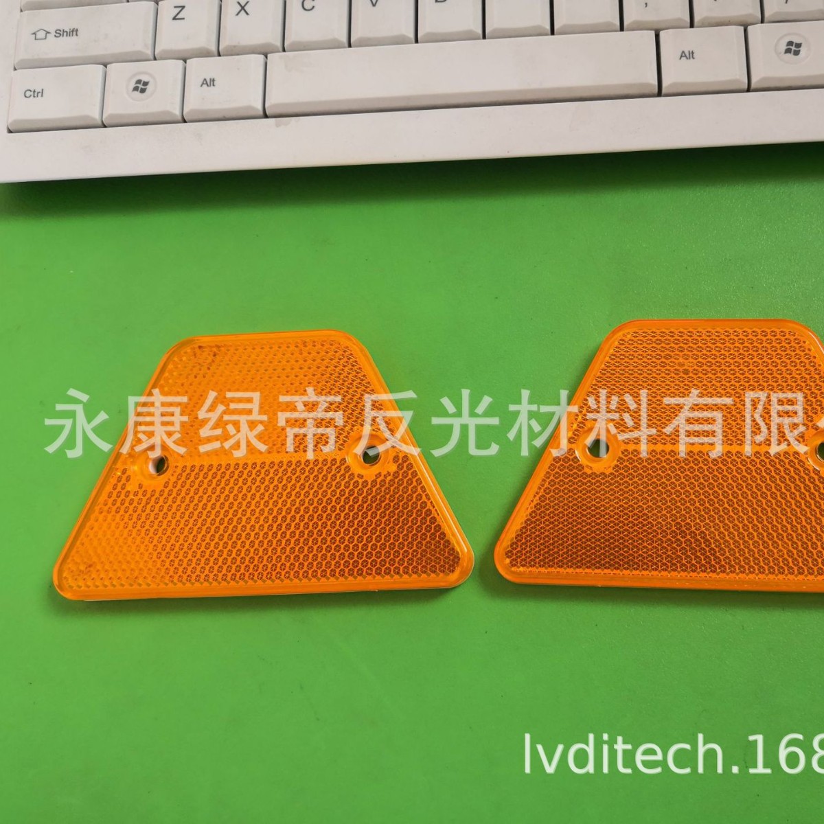 厂家供应优质梯形反光片 矩形轮廓标 长方形轮廓标公路护栏专用