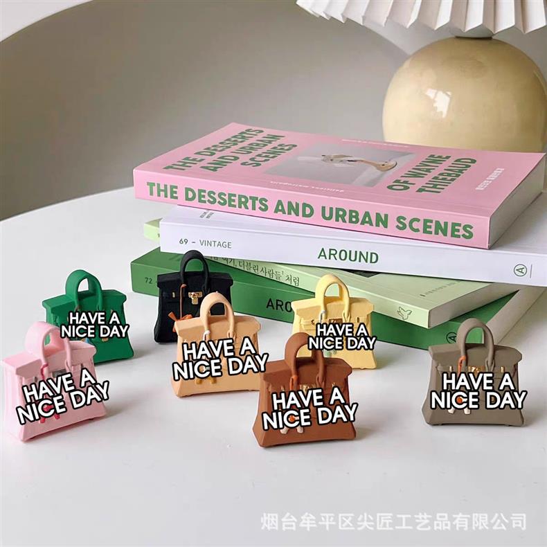 Popular car air freshener, realistic replica of trendy bags and shoes, car air vent decoration, diffuser stone, simple and high-end