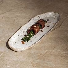 新款陶瓷日式餐厅酒店咖啡厅糕点盘私房菜服务盘陶瓷长条盘寿司盘