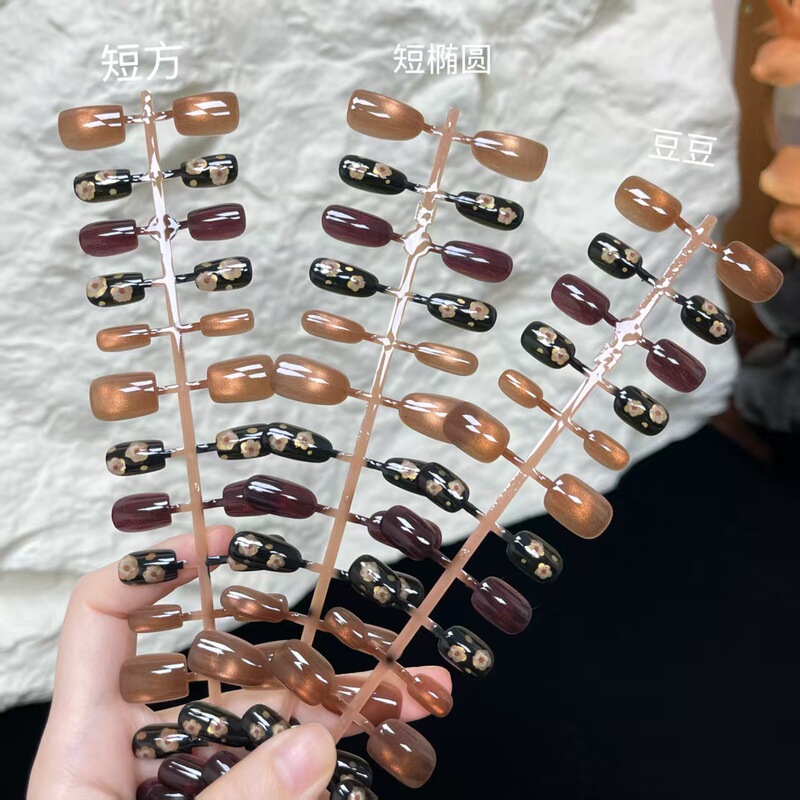Vintage Retro Black Gold Floral Nail Strips 30 Pieces New Style Xiaohongshu Hot-Selling Lucky Cat Press-On Nails Vintage Retro Black Gold Floral Nail Strips 30 Pieces New Style Xiaohongshu Hot-Selling Lucky Cat Press-On Nails