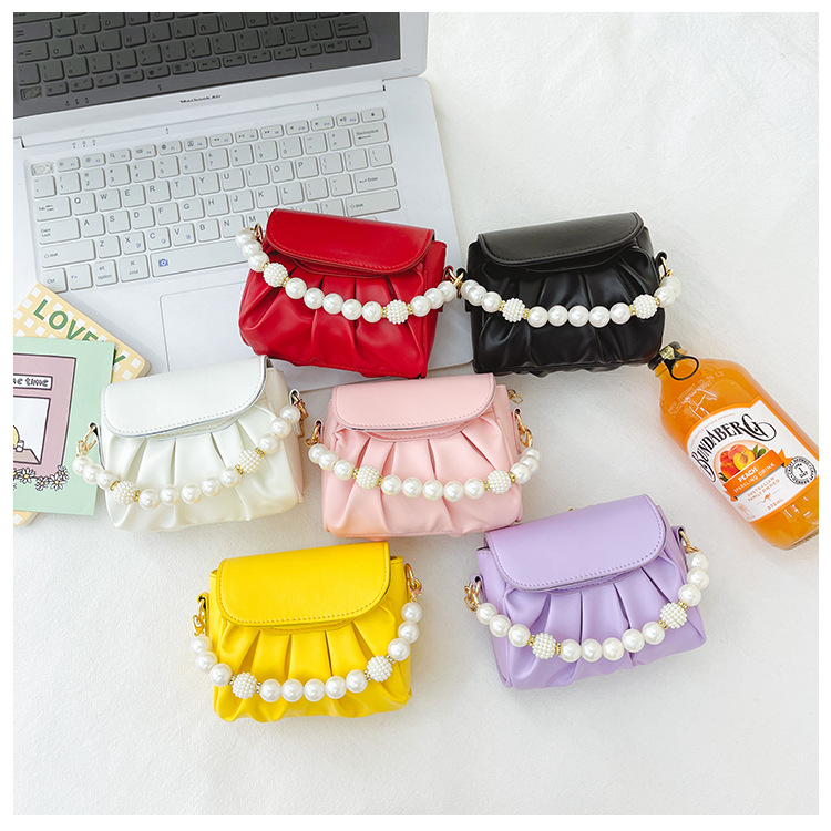 Girl'S Small Pu Leather Solid Color Cute Pearls Square Magnetic Buckle Crossbody Bag display picture 14