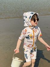 2023韩版儿童泳衣男女童连体中小童速干度假泳装可爱小熊维尼泳装